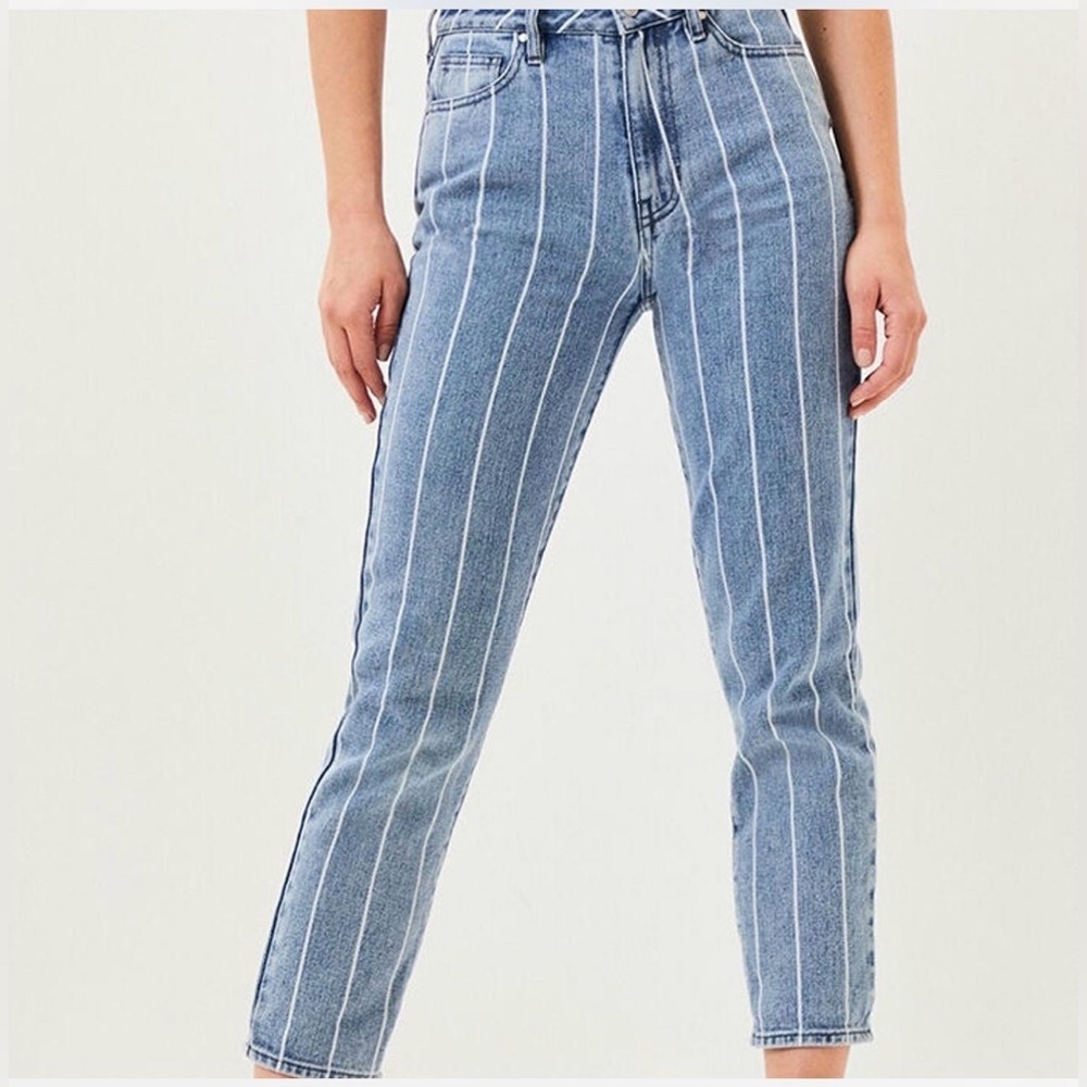PacSun Striped High Rise Mom Jeans Light Wash Pinstripe Denim Size 25